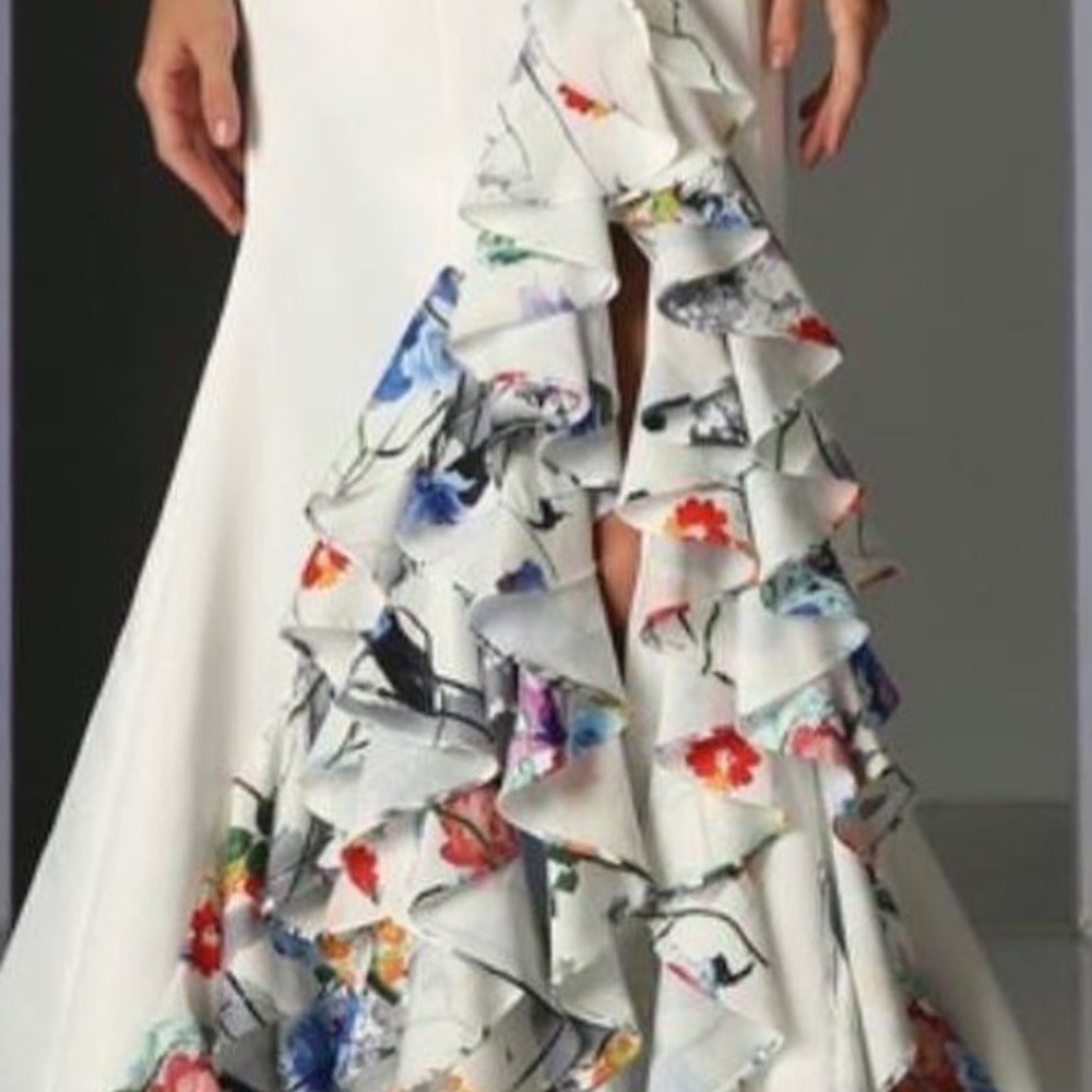 Gorgeous Gown taffeta couture....